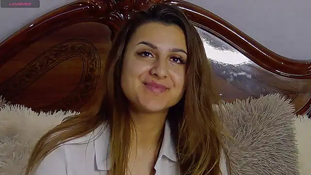 NicolePlay: онлайн-секс-чат