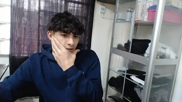 MaxStar26 live XXX chat