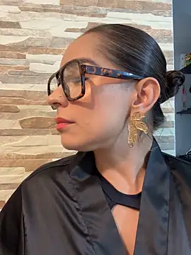 Mau_White Chat XXX in diretta