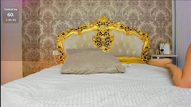 JulieBigAssx Chat XXX in diretta