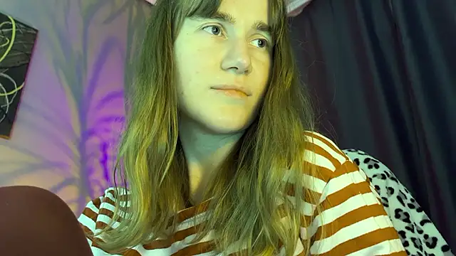 Chat +18 de kleya_ ao vivo