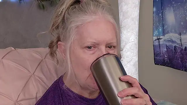 Chat +18 de Kaitlyn_Winters ao vivo