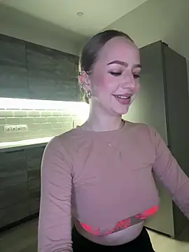 MissOyee: онлайн-секс-чат