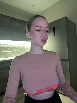 MissOyee Chat XXX in diretta