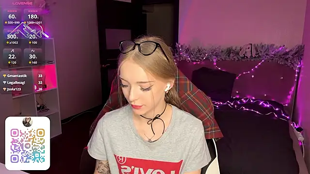 EvaPeace Chat XXX live