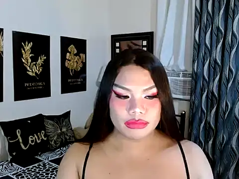 TSbrianaHugeCock Show in webcam