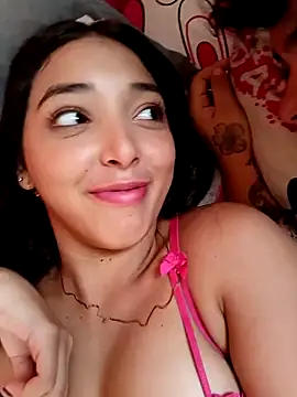 SHARLOTTE_AND_MORGAN Adlı Modelin Canlı XXX Sohbeti