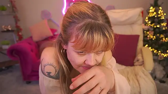 BellaLaPetit's Live XXX Chat