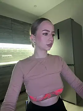 MissOyee Adlı Modelin Canlı XXX Sohbeti