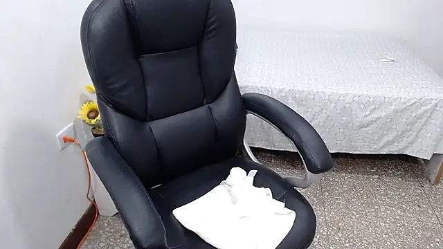 emiliaa_hot Live XXX-chat