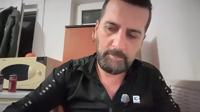 TARKAN1 élő XXX-chatje