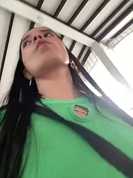 Mia_jhoonson élő XXX-chatje