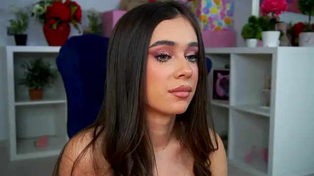 Ava_Solis Adlı Modelin Canlı XXX Sohbeti