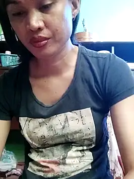 دردشة QueenSoreal الجنسية المباشرة