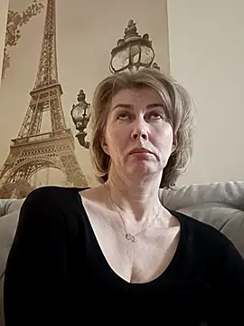 stellahere8 Adlı Modelin Canlı XXX Sohbeti