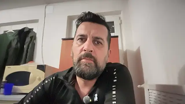 TARKAN1 Adlı Modelin Canlı XXX Sohbeti