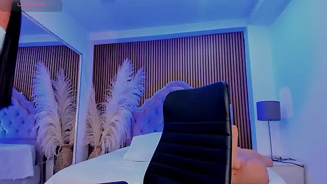 Онлайн чат XXX SelenaStonne