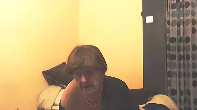 XXX chat uživo modela MioritaHard