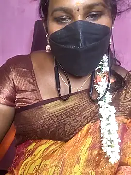 Tamil_flowergril Adlı Modelin Canlı XXX Sohbeti