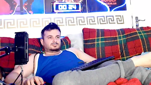 FuckToyBoy69: διαδικτυακό σόου στην κάμερα