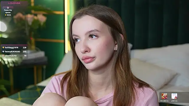 Layla_Bloom élő XXX-chatje