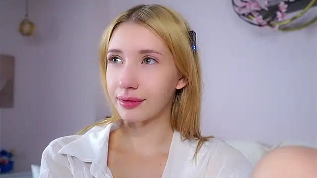 SunnivaCovil Chat XXX live