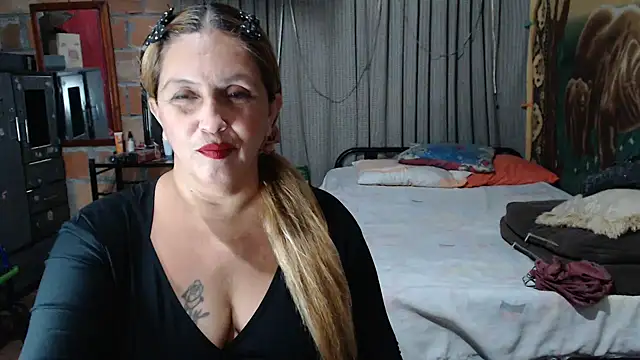 Chatroom XXX en direct de mom_son_dirty