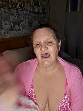 Czat XXX na żywo – MissQueenBeex