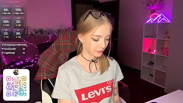 دردشة EvaPeace الجنسية المباشرة