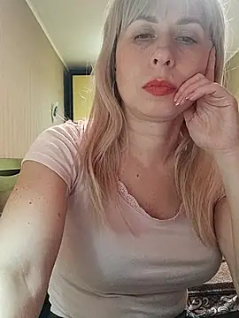 SelinaLovqx Chat XXX in diretta