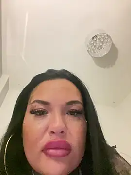 _MelinaCurves_: онлайн-секс-чат