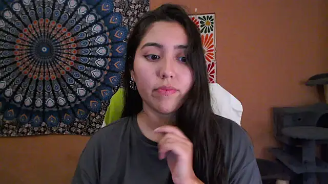 IntimateTales élő XXX-chatje