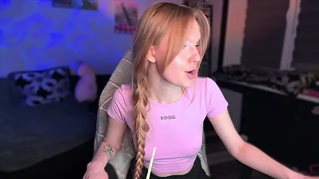 Lunaacyy Adlı Modelin Canlı XXX Sohbeti