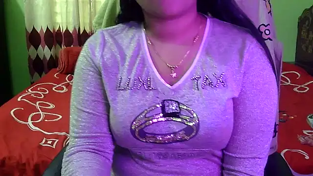 BengaliQueenStar élő XXX-chatje