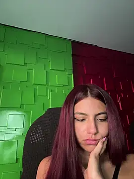 Emily-teenのウェブカメラショー