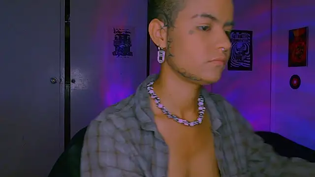 alex_one888 live XXX chat