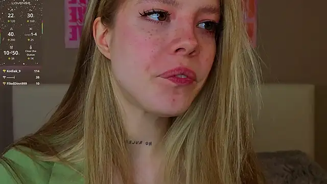 TiffinyMergistのライブXXXチャット