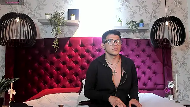 Czat XXX na żywo – Zackfalcon_