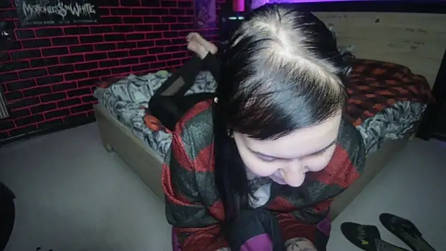 Chatroom XXX en direct de MoorderxDoll