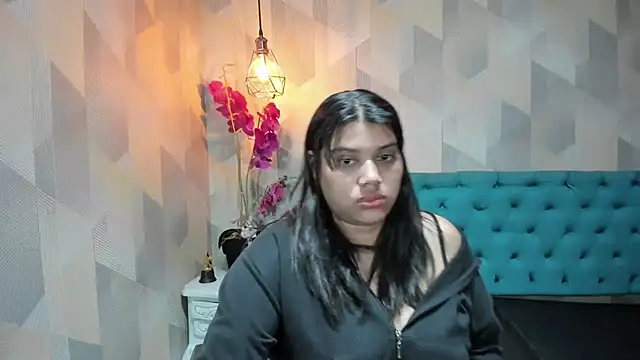 LindaBreeS Adlı Modelin Canlı XXX Sohbeti