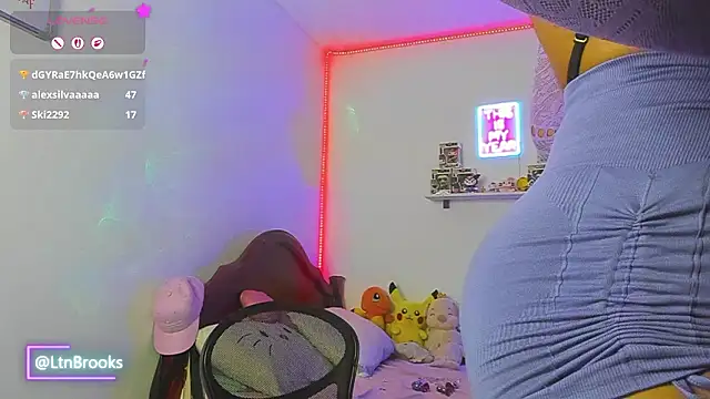 Chatroom XXX en direct de Annaa_Brooks