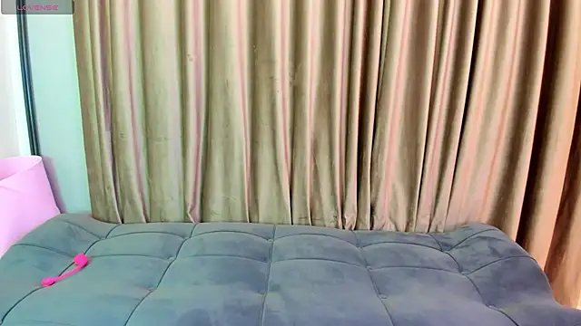 yanyaan: онлайн-секс-чат