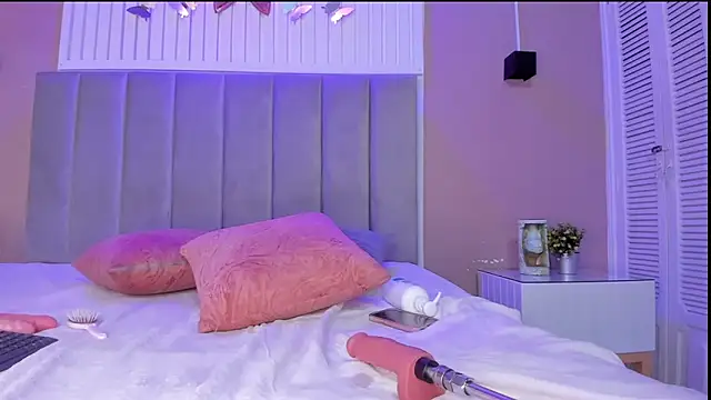 isa_vel élő XXX-chatje