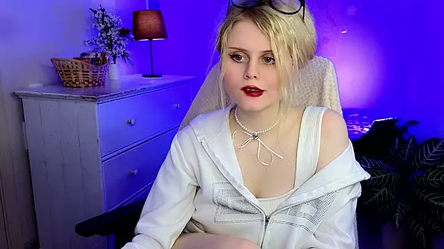 AnoraAmore: απευθείας συνομιλία ΧΧΧ