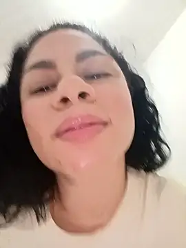 luna_pinkyのライブXXXチャット