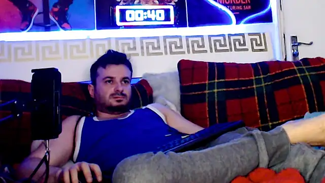 FuckToyBoy69 Adlı Modelin Canlı XXX Sohbeti