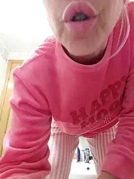 blondyruby Chat XXX live