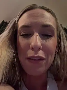 lola_tentatiion Chat XXX live