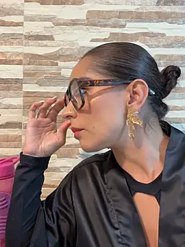 Mau_White Adlı Modelin Canlı XXX Sohbeti