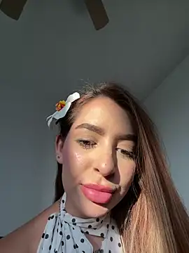 caralella's Live XXX Chat